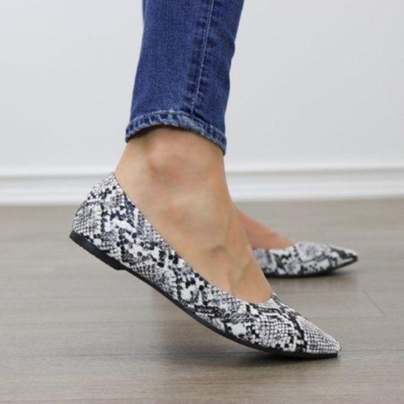 Python Snake Print Pointy Toe Flat Shoes - Picture 8 of 9